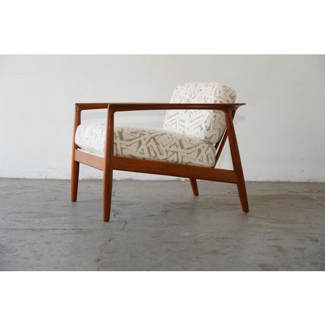 Mid-Century Modern 1960s Folke Ohlsson Danish Modern Walnut Lounge Chair for Dux Model 72-C For Sale - Image 3 of 18