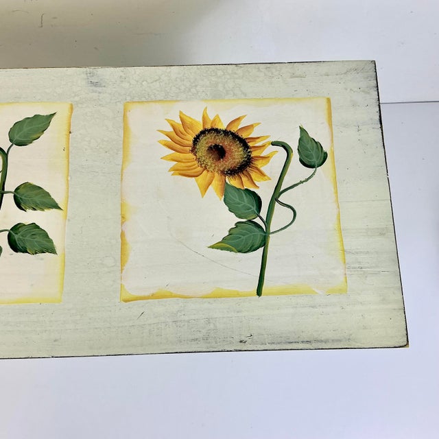 1970s Vintage Arts & Crafts Farmhouse Sunflower Folk Art Painted Pine Bench. For Sale - Image 6 of 18
