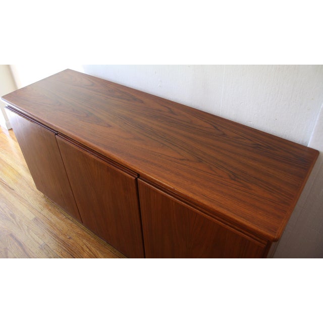 Mid Century Modern Teak Sideboard Console Credenza For Sale - Image 4 of 6