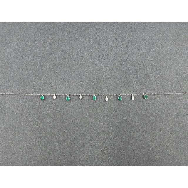 1.00 Ct Natural Emerald & Diamond Necklace For Sale In Chicago - Image 6 of 9