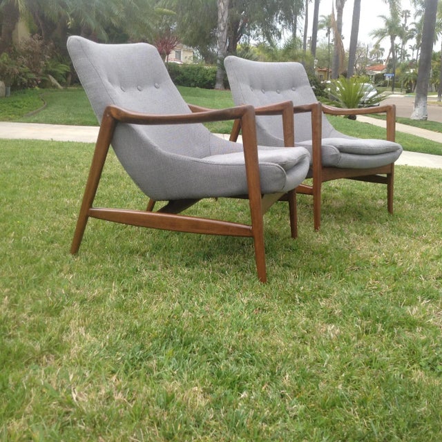 Mid-Century Modern Gray Chenille Lounge Chairs - a Pai For Sale In San Diego - Image 6 of 6