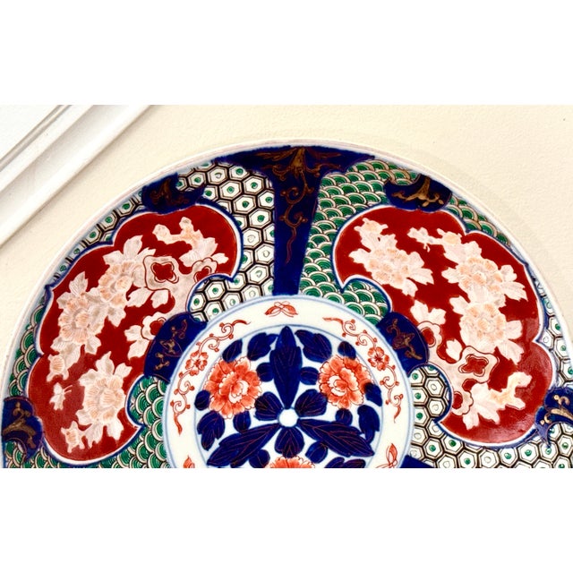 Mid-Century Imari Charger Plate — 12.5” — Hand‑Painted For Sale - Image 12 of 12