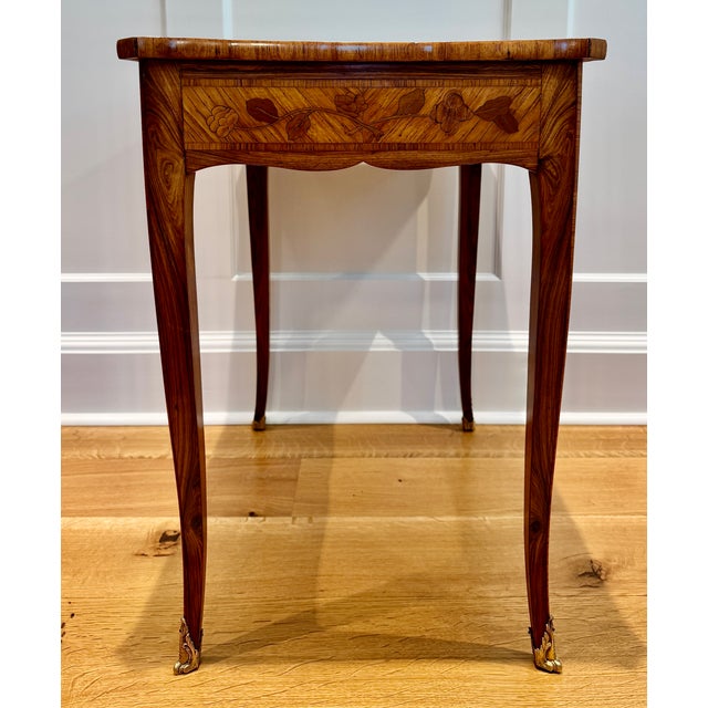 Antique French Louis XV Style Tulipwood Marquetry Writing Table or Side Table With Leather Top For Sale - Image 9 of 18