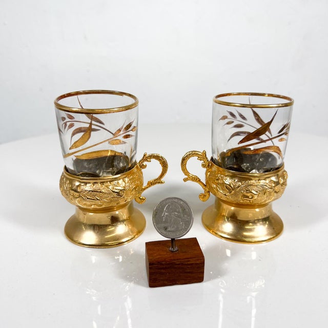 1970s Set of Two Gold Leaf Glass Demitasse Turkish Tea Mugs Arcoroc France For Sale In San Diego - Image 6 of 11
