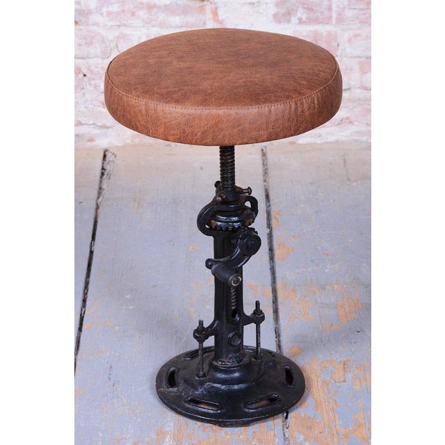 Maximum height: 70 cm (27.6 in) Minimum height: 50 cm (19.7 in) Seat diameter: 36 cm (14.2 in) This Italian stool from the...
