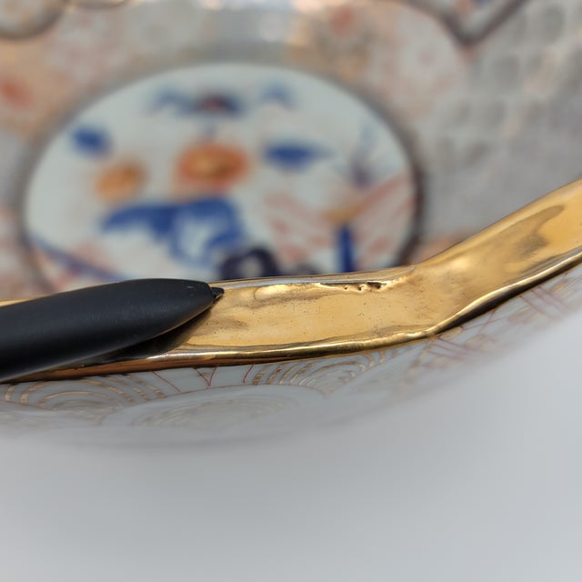 Rare Antique Japanese Imari Porcelain Bowl Meiji Period 1868-1912 Scalloped Edge With Carved Rosewood Stand - Hand Painted Gold Gilt For Sale - Image 9 of 18