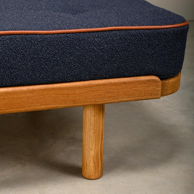 Scandinavian Daybed in Oak and Dark Blue Bouclé Fabric with Leather Accents, 1960s For Sale - Image 11 of 15