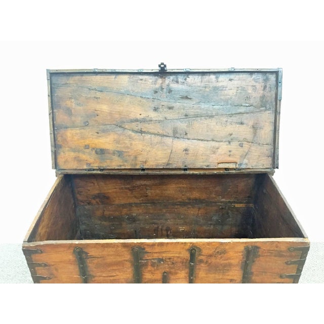 17th Century Oak Coffer / Trunk For Sale - Image 4 of 5