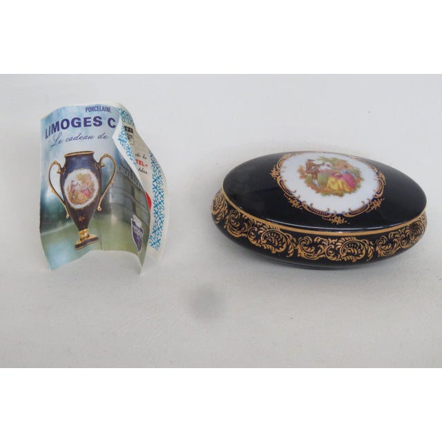 Limoges Castel Oval Trinket Box Cobalt Blue 22k Gold Trim Courting Couple 5190b For Sale - Image 12 of 14