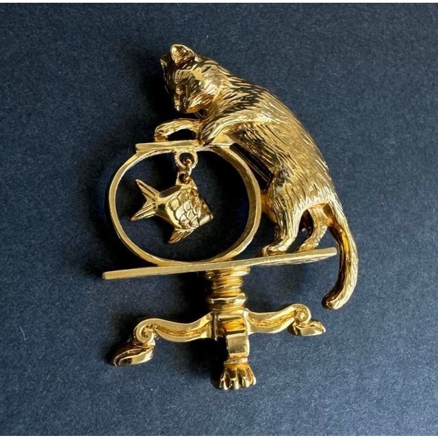 Vintage Cat & Gold Fish Bowl Brooch Gold Tone Pin Kitty Kitten Avon Nice vintage condition with light general wear. Please...