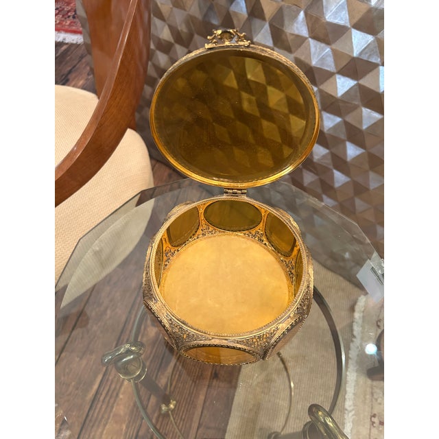French Ormolu & Amber Glass Round Jewelry Box For Sale - Image 12 of 12