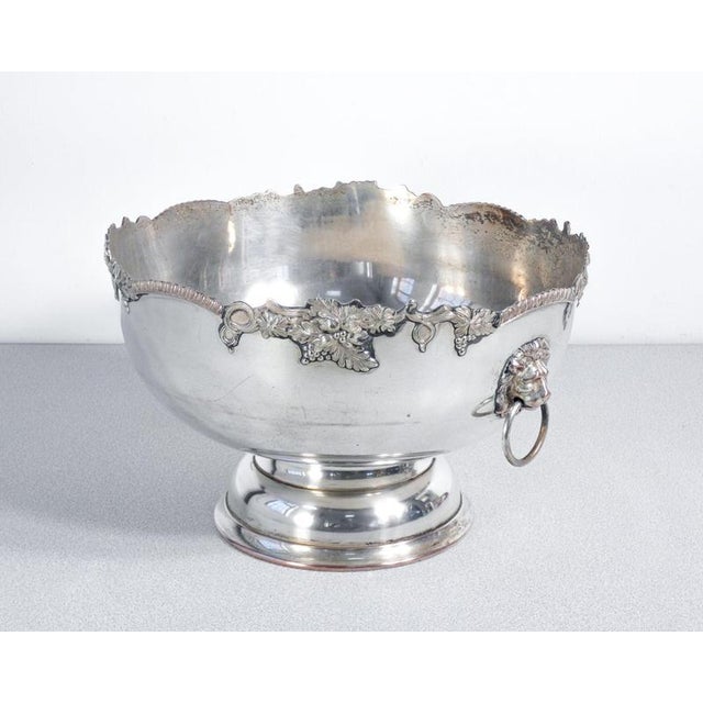 Centrepiece Vase from Sheffield, Late 19th Century For Sale - Image 14 of 18