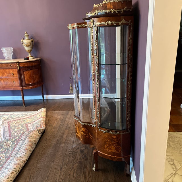19th Century Antique Vitrine (Curio Cabinet) in Rococo Style For Sale - Image 11 of 12