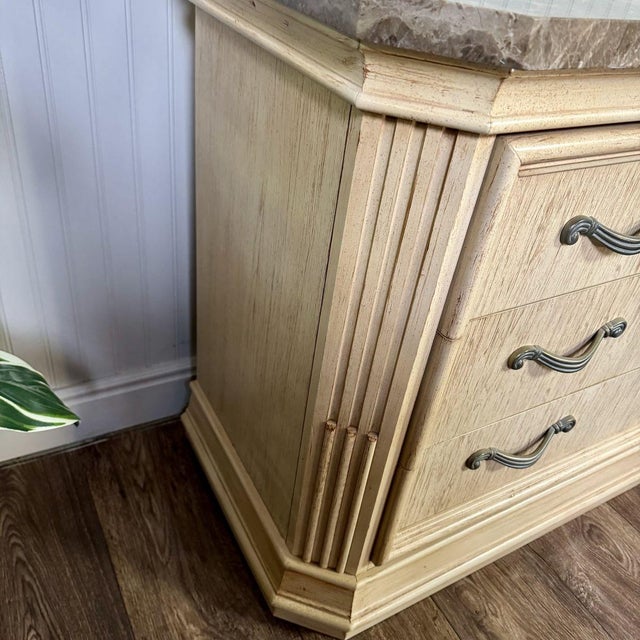 Early 21st Century Vintage Bernhardt Neoclassical Revival Marble Top 3-Drawer Nightstands, Pair For Sale - Image 5 of 14