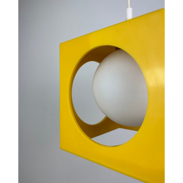 Minimalistic Space Age Yellow Cube Ceiling Lamp by Richard Essig, Germany, 1973 For Sale - Image 13 of 18