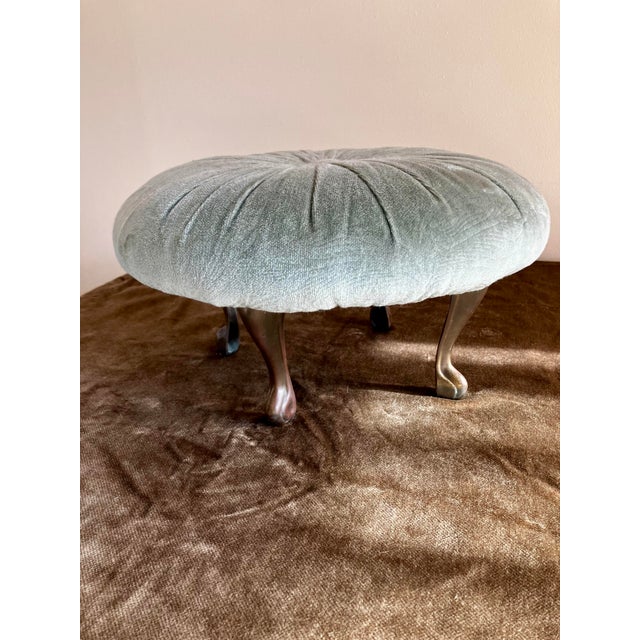Mid-Century Modern Vintage Hollywood Regency Pleated Sage Green Velvet Round Ottoman Featuring Elegant Cast Brass Cabriole Legs For Sale - Image 3 of 14