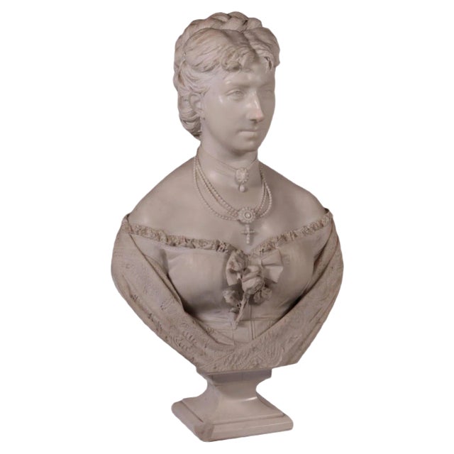 Bust of a Woman in White Carrara Marble, Italy, 19th Century For Sale