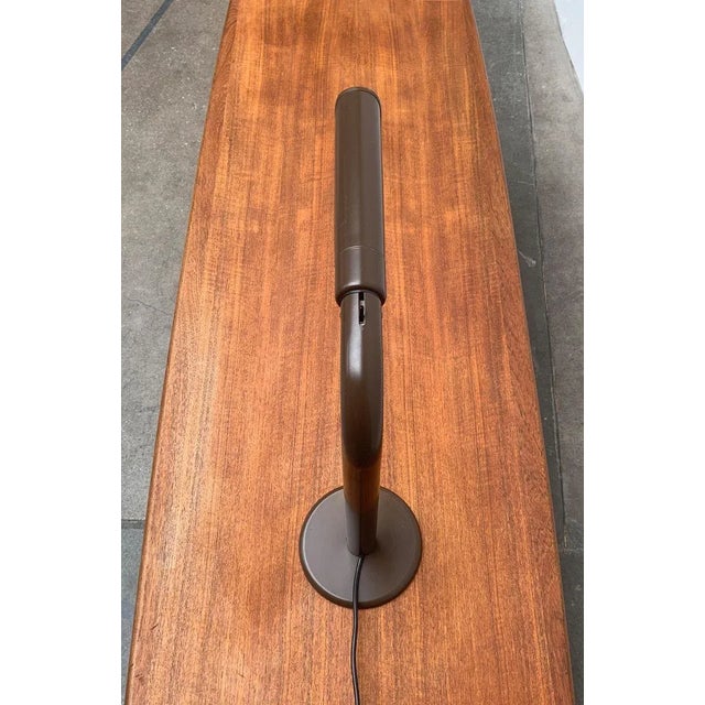 Simple Space Age table lamp by Philips. A functional design. The design language is simple, which makes this design...