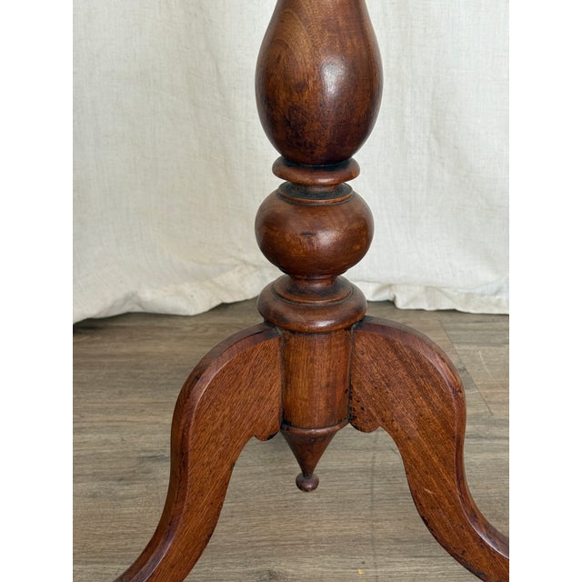 19th Century Antique English Mahogany Tripod Table, Victorian Occasional / Lamp Table, 19th Century For Sale - Image 5 of 9