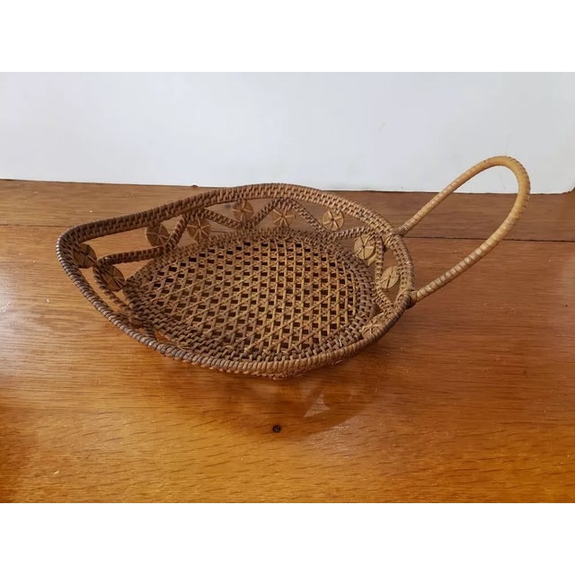 Boho Chic 1980s Vintage Rattan Leaf Basket With Handle For Sale - Image 3 of 3