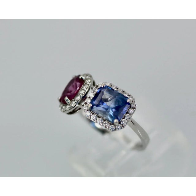 Silver 1980s 18k Blue and Pink Sapphire Diamond 3.28 Carats Ring Size 6.5 For Sale - Image 8 of 9