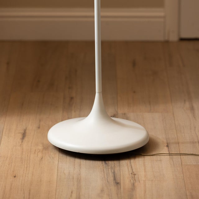 Vintage Koch & Lowy White Tulip Torchiere Floor Lamp For Sale In Sacramento - Image 6 of 10