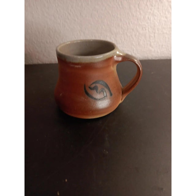 GORGEOUS Artist Signed Buck Art Studio Pottery Texas 4" Mug. This artist-signed Buck Art Studio Pottery Texas mug is a...
