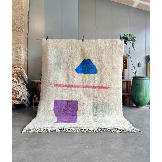 Moroccan Beni M’rirt Rug – Contemporary Abstract Wool rug – Handmade Luxury Berber Design This stunning Moroccan Beni...