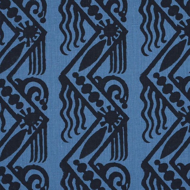 Abstract SAMPLE - Schumacher X Drusus Tabor Venetian Zig Zag Block Print Fabric In Black On Blue For Sale - Image 3 of 4