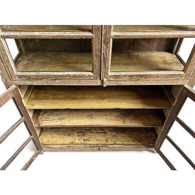 Tan Mid 20th Century Vintage Colonial Narrow Vitrine Cabinet For Sale - Image 8 of 8