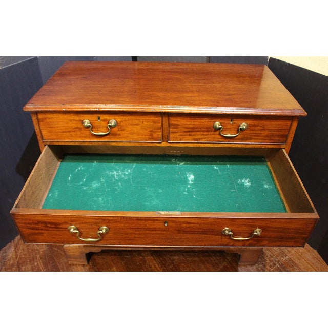 Circa 1780 English George III Chest of Drawers For Sale In Raleigh - Image 6 of 12
