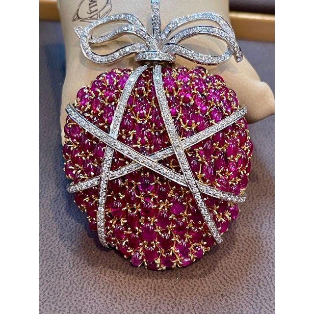 Red Gia Certified Natural 50 Ct Ceylon Nh Ruby & 8 Ct Diamond Apple 18 K Pin/Brooch For Sale - Image 8 of 8