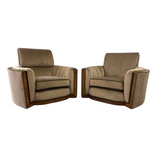 1930s Art Deco Pair of Luxurious Tank Lounge Chairs in Mocha Velvet With Walnut Inlay For Sale