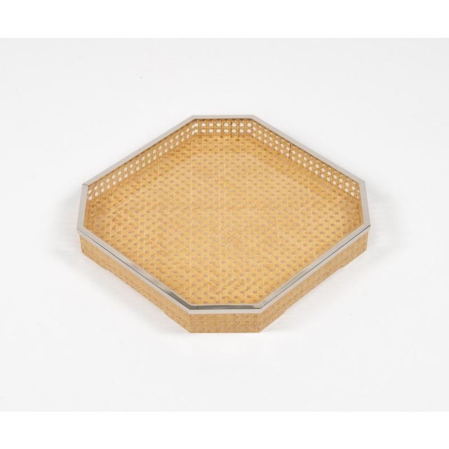 Gold Centerpiece in Acrylic Glass, Wicker and Brass in the style of Christian Dior, Italy, 1970s For Sale - Image 8 of 14