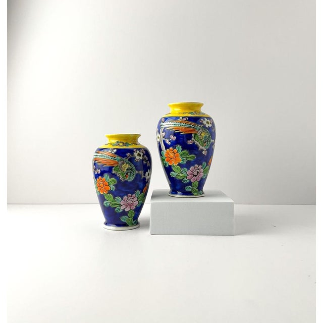 1960s Japanese Chinoiserie Style Blue and Yellow Porcelain Bud Vases, 1960s, Set of 2 For Sale - Image 5 of 8