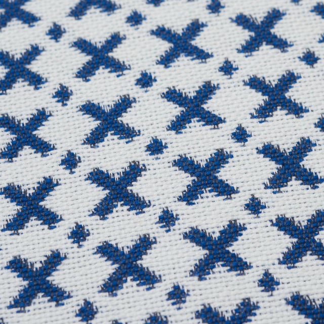 Contemporary Schumacher Elias Pillow in Blue & Ivory For Sale In New York - Image 6 of 8