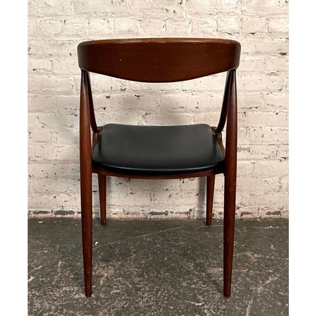 Mid 20th Century Four Danish Teak and Leather Chairs Designed by Johannes Andersen For Sale In New York - Image 6 of 11
