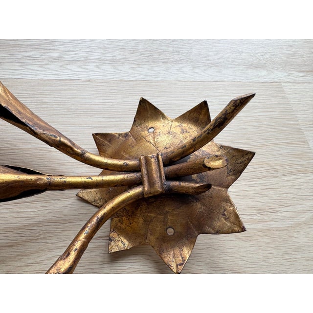 1950s Pair of Vintage Italian Gilt Tole Botanical Leaf Sconces For Sale - Image 5 of 7