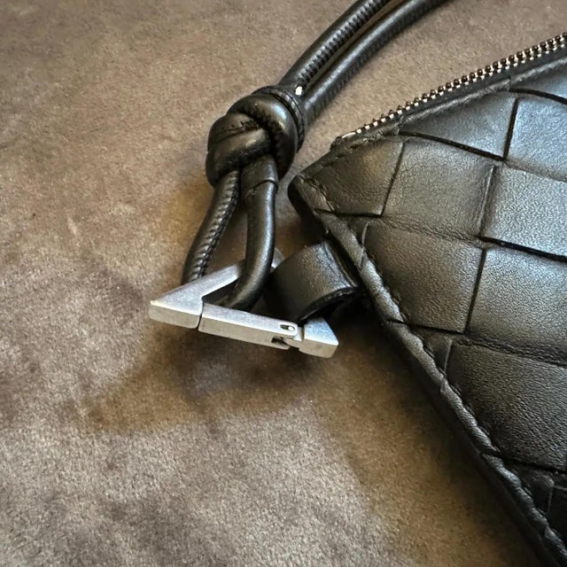 21st Century Black Leather Intrecciato Weave Clutch Wallet by Bottega Veneta For Sale - Image 11 of 12