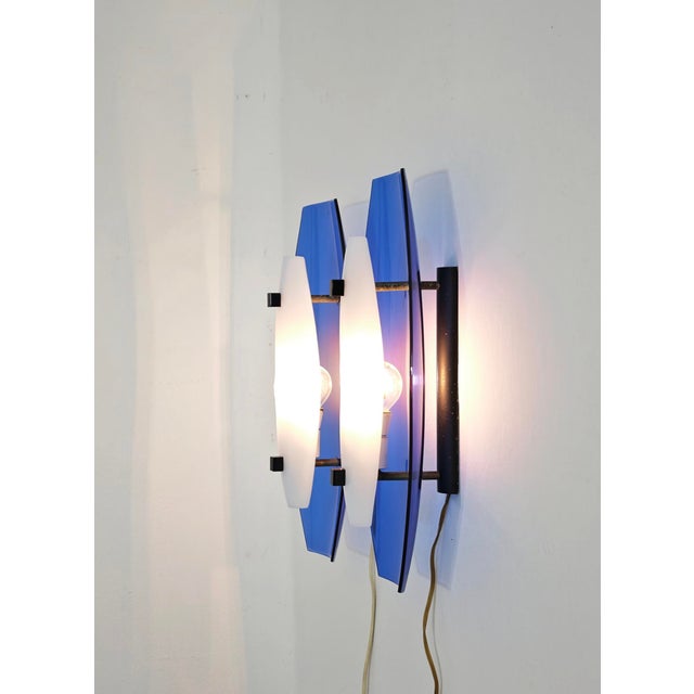 Mid-Century Modern Mid-Century Modern Blue and White Acrylic Glass Wall Lamps, Italy, 1970s, Set of 2 For Sale - Image 3 of 18