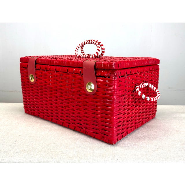 Vintage 1970’s Red & White Woven Plastic Picnic Basket For Sale - Image 4 of 11