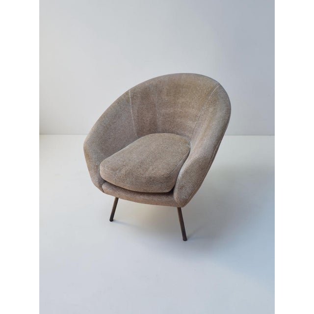 Mid-Century Modern Lounge Chairs in Bouclé Fabric with Brass Feet, Italy, 1950s, Set of 2 For Sale - Image 3 of 9