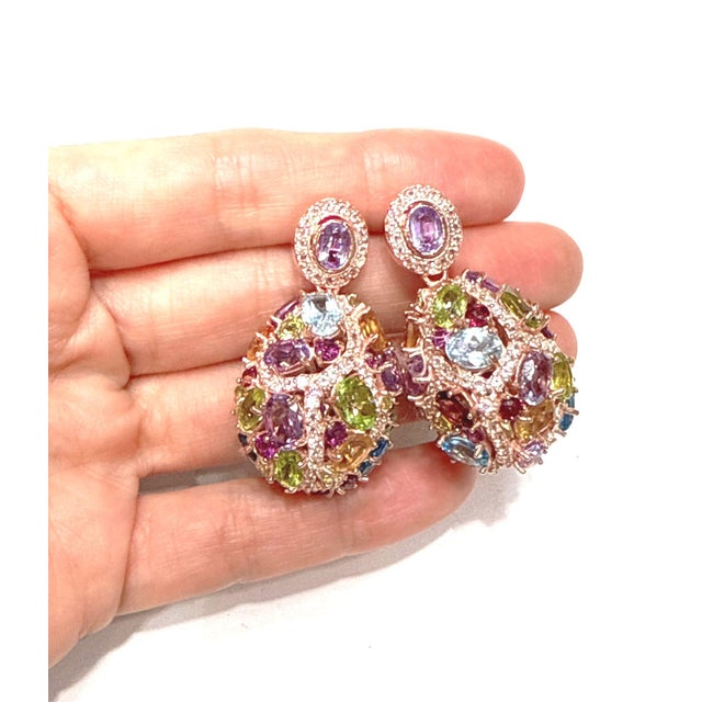 Bochic "Capri" Amethyst & Multi Gem Cage Earrings Set In 18K Gold & Gold For Sale - Image 12 of 18