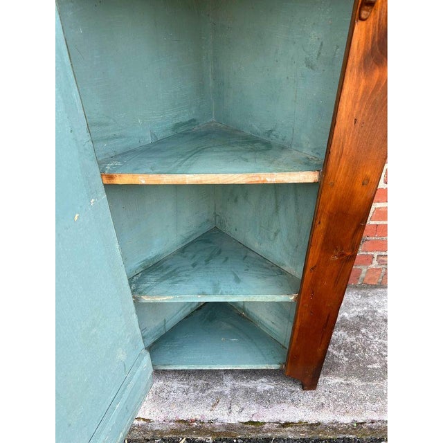 Antique Yellow Pine Corner Cabinet. 19th Century. For Sale - Image 9 of 10