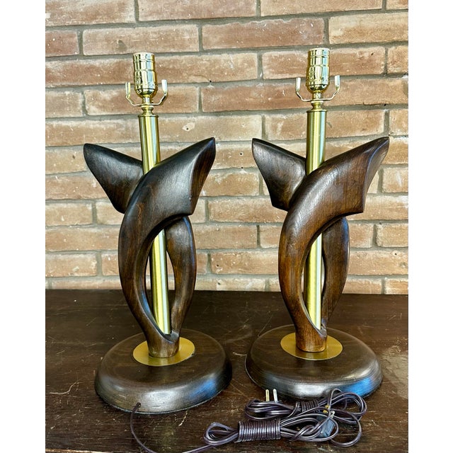 1950s Tasha Heifetz Free Form Walnut and Brass Table Lamps- A Pair. For Sale - Image 5 of 9