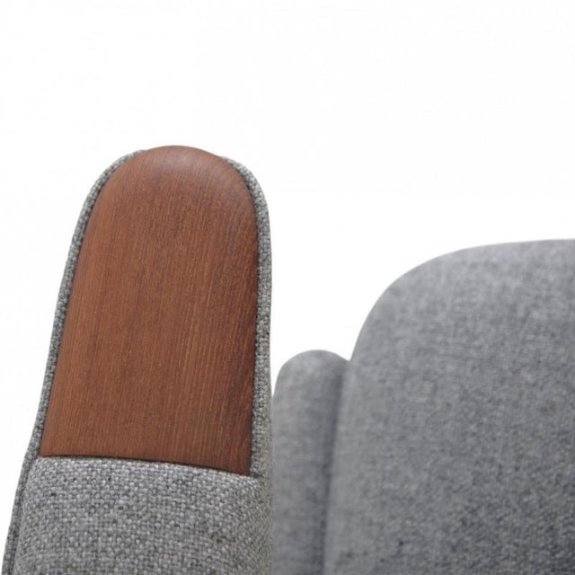 Papa Bear Chair in Grey Hallingdal 130 Fabric by Hans Wegner, 1960s For Sale - Image 9 of 13