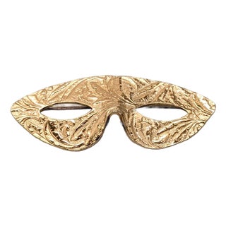 Vintage 1960s Signed Napier Goldtone Mask Brooch For Sale