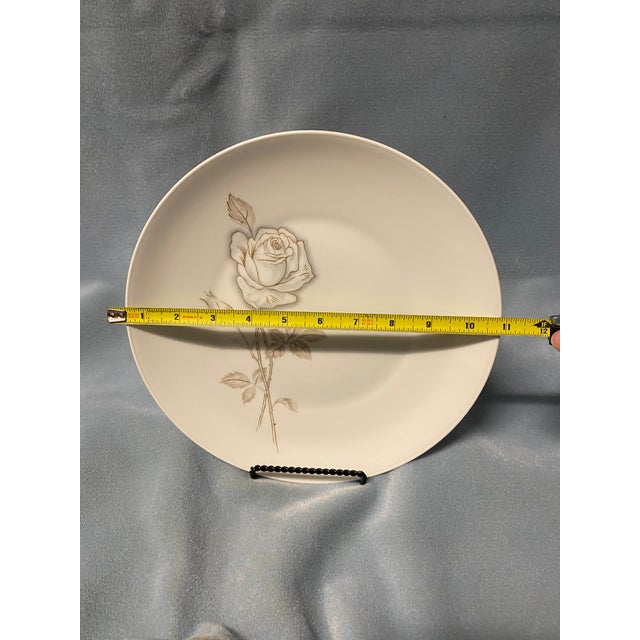 1960s Rosenthal-Selb Germany Classic Rose Dinner Plates- Set of 4 For Sale - Image 12 of 13