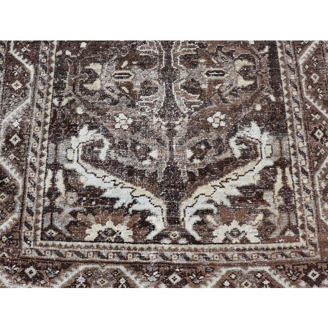 Antique Persian Mahal Gallery Runner With Bold Curvilinear Design 4'7 X 9'9 For Sale In Atlanta - Image 6 of 11