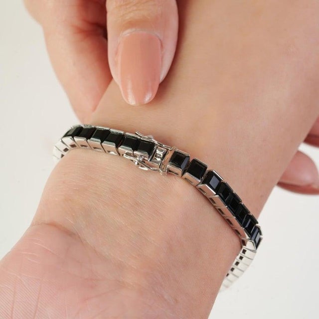 Black Square Cut Black Onyx 14.87 CTW Sterling Silver Tennis Bracelet 15.59g Gross Weight For Sale - Image 8 of 11